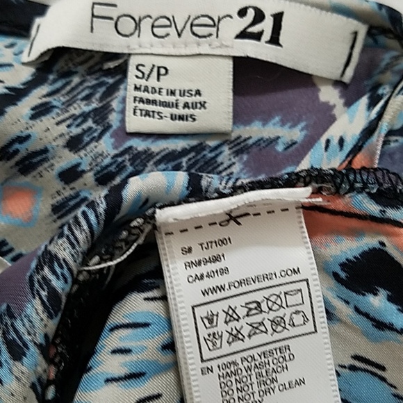 FOREVER 21 Abstract print sleeveless top cinched waist  SP - Picture 3 of 7